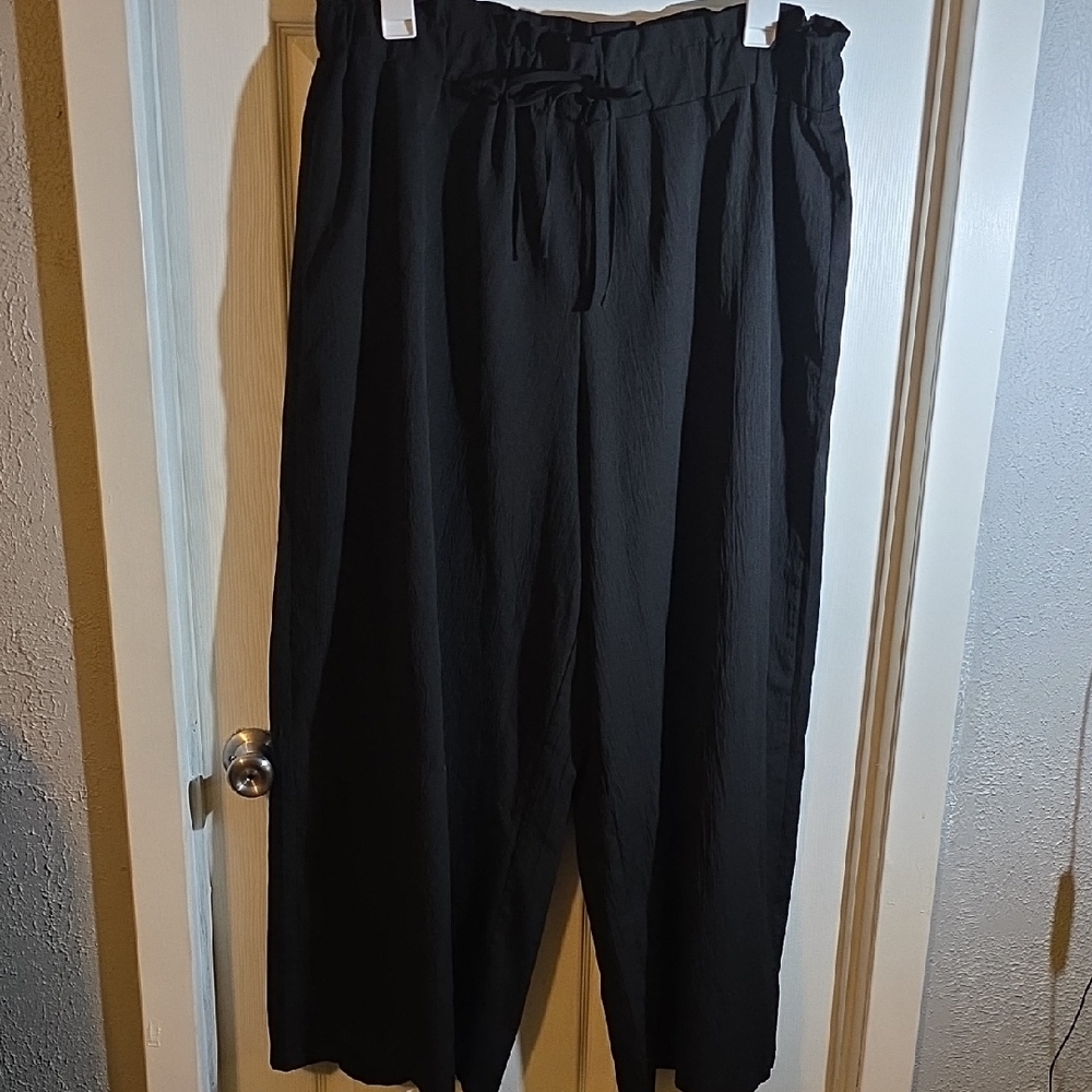 SHEIN Woman Black Relaxed Fit Joggers